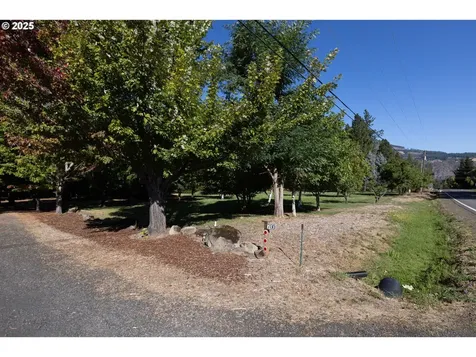 700 Country Club Road Hood River OR 97031