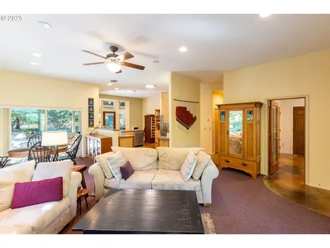700 Country Club Road Hood River OR 97031