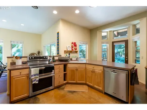 700 Country Club Road Hood River OR 97031