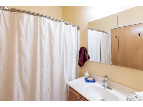 700 Country Club Road Hood River OR 97031