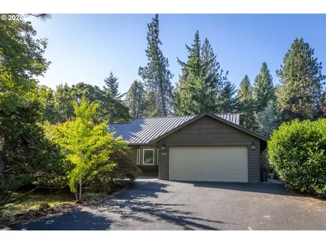700 Country Club Road Hood River OR 97031