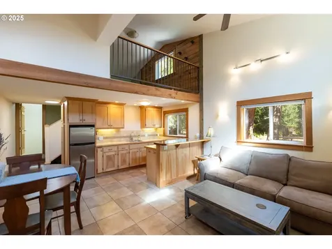 700 Country Club Road Hood River OR 97031