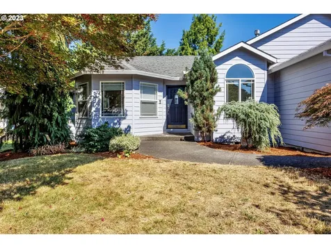 9437 Ne Blue Heron Court Portland OR 97211