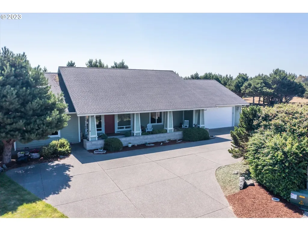 2927 Lincoln Avenue Sw Bandon OR 97411