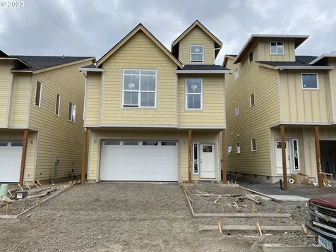 137 W Barbaras Way Newberg OR 97132