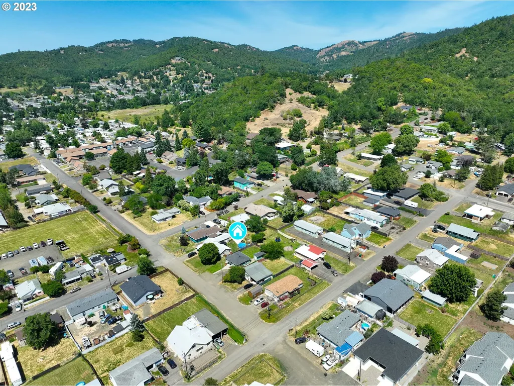2268 Kerr Street Roseburg OR 97470