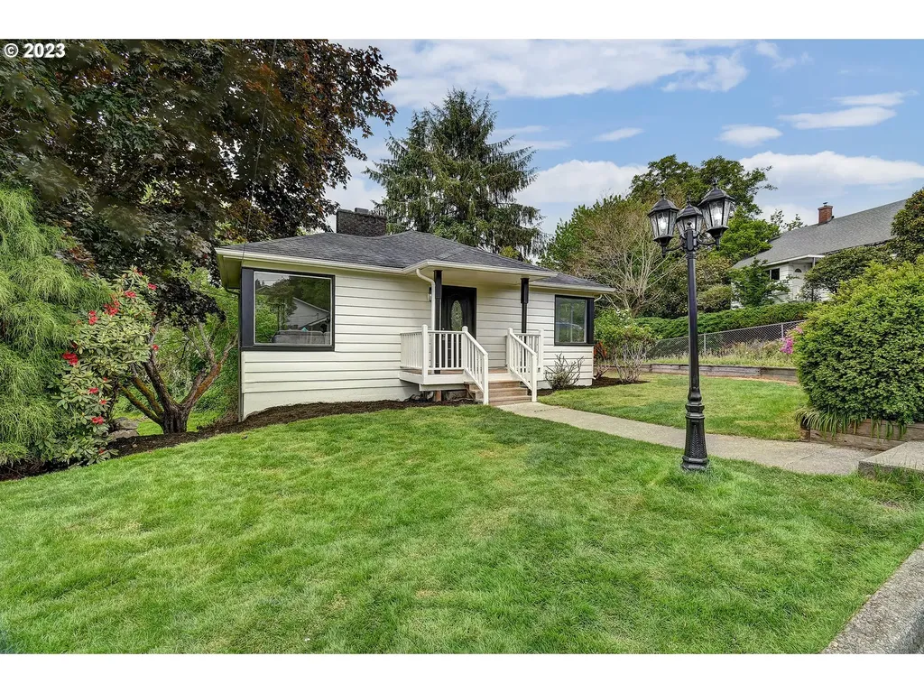 229 N 21st Avenue Kelso WA 98626