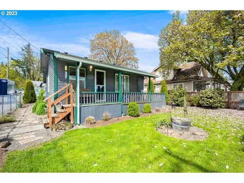 2105 2nd Street Columbia City OR 97018