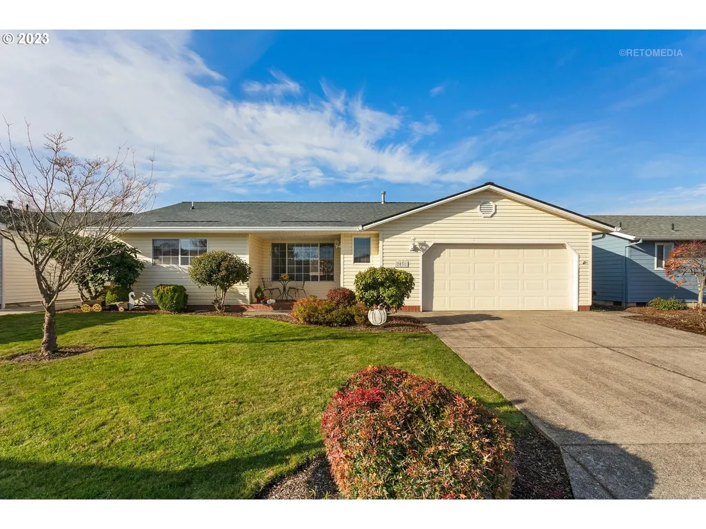 2031 Lilac Way Woodburn OR 97071