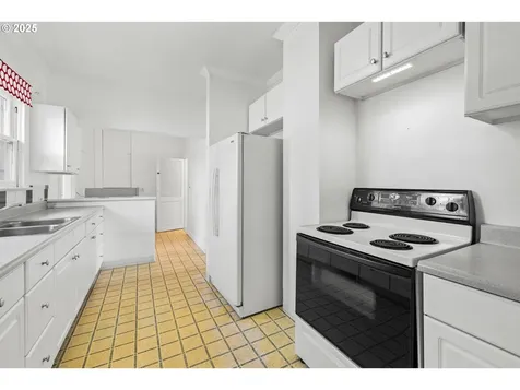 304 NE 63rd Avenue Portland OR 97213