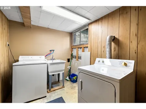 304 NE 63rd Avenue Portland OR 97213