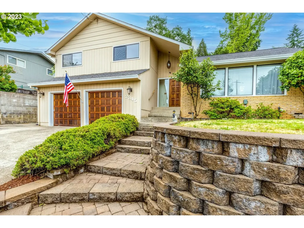 2345 W Crestview Avenue Roseburg OR 97471