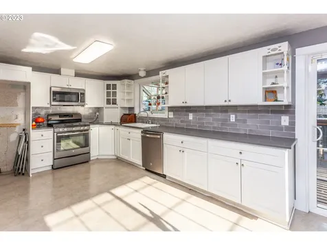 6672 Partridge Circle Gladstone OR 97027