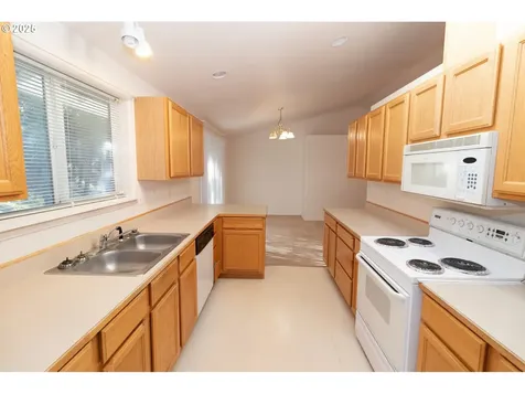 2400 Coastal Highlands Drive Florence OR 97439