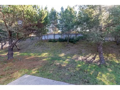 2400 Coastal Highlands Drive Florence OR 97439