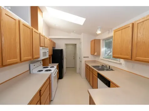 2400 Coastal Highlands Drive Florence OR 97439