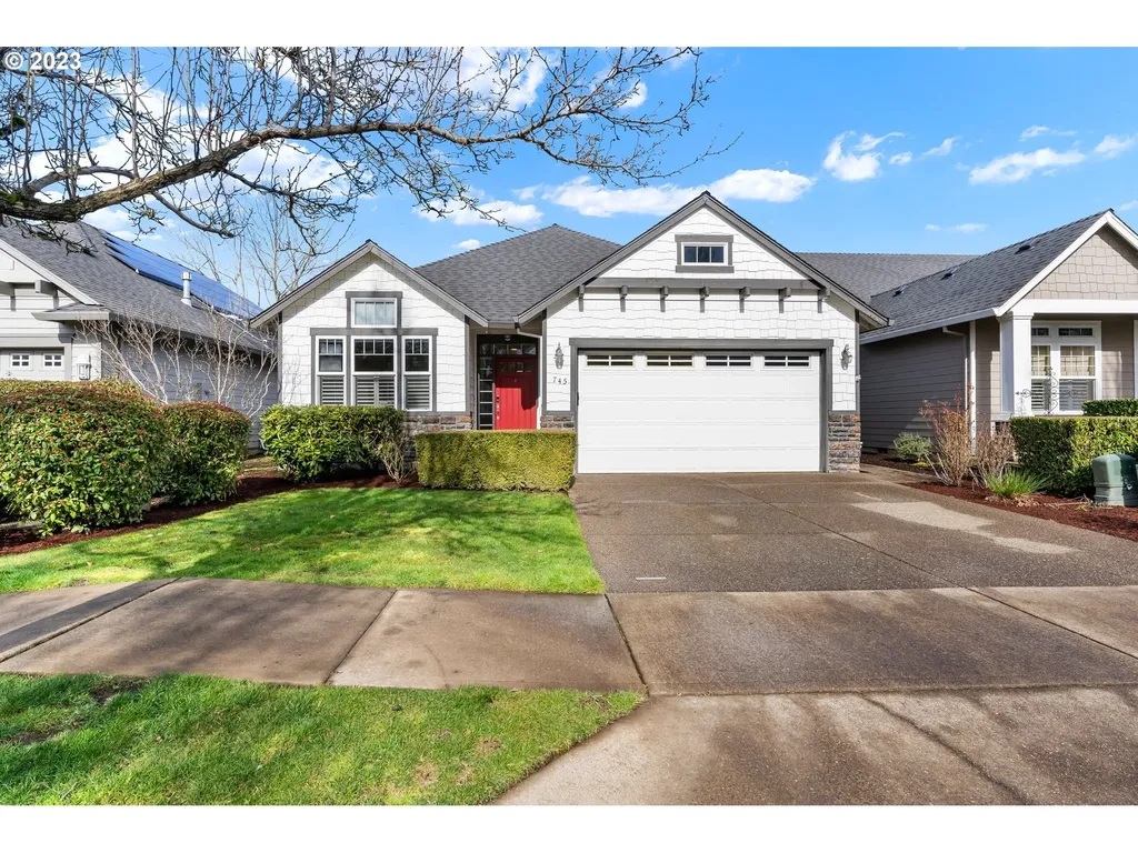 745 Fairwood Crescent Woodburn OR 97071