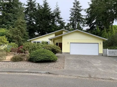 3511 Scott Court North Bend OR 97459