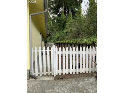 3511 Scott Court North Bend OR 97459
