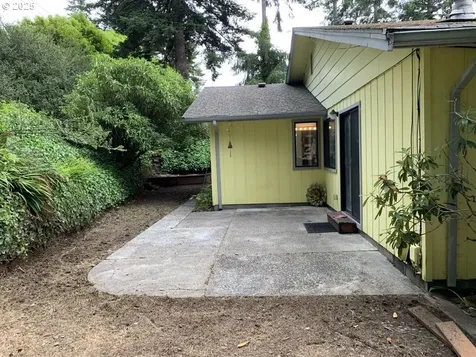 3511 Scott Court North Bend OR 97459