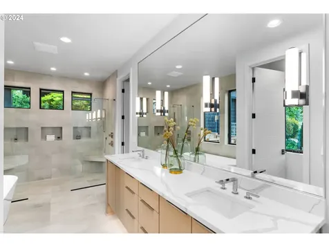 1228 Maple Street Lake Oswego OR 97034