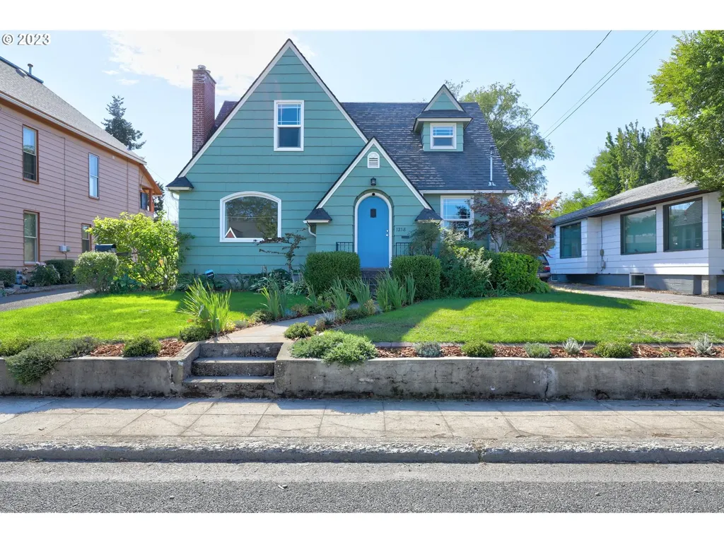 1218 E 9th Street The Dalles OR 97058