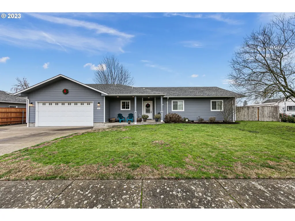 795 Burton Street Harrisburg OR 97446