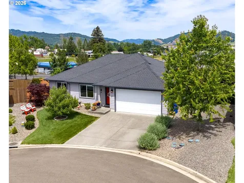 261 Braxton Court Roseburg OR 97471