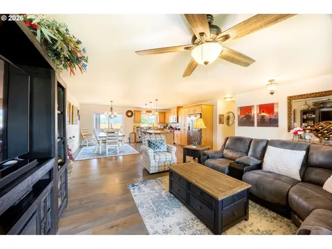 261 Braxton Court Roseburg OR 97471