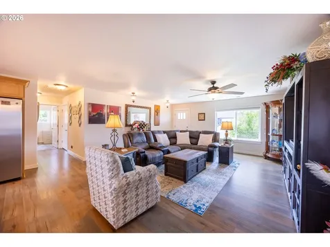 261 Braxton Court Roseburg OR 97471