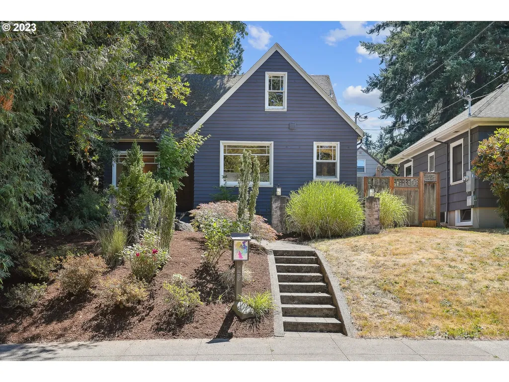 2818 Ne Ainsworth Street Portland OR 97211
