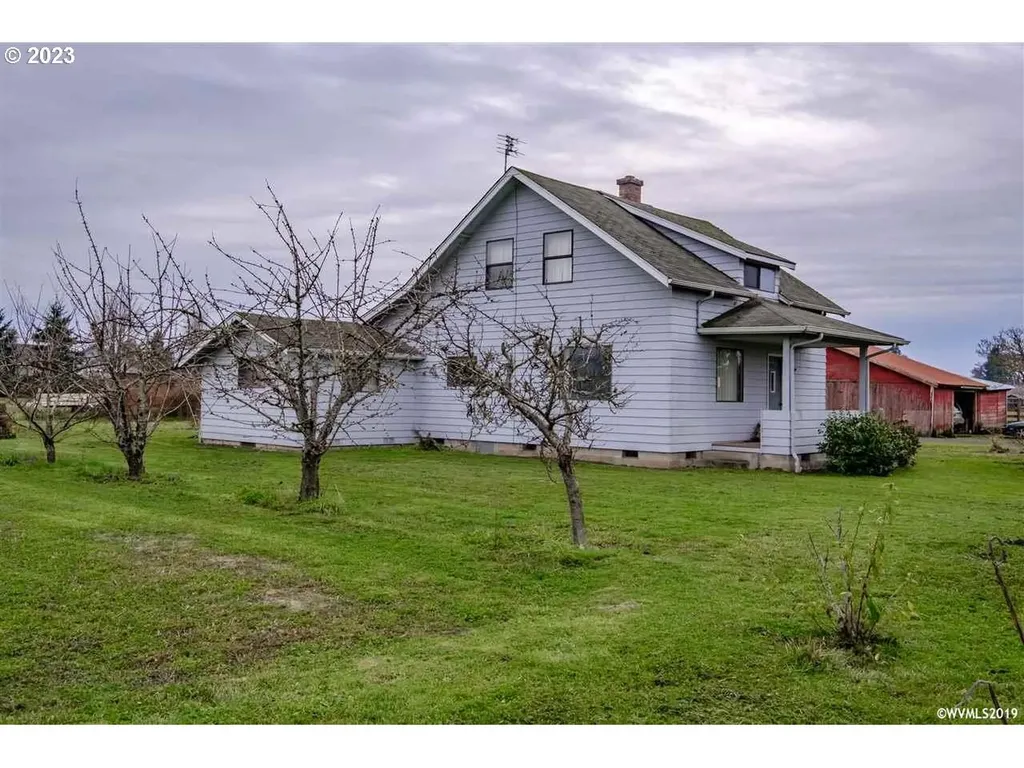 930 Sommerville Loop Harrisburg OR 97446
