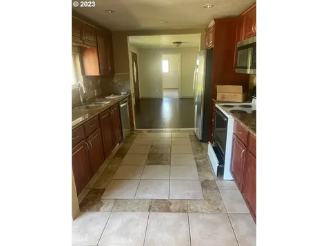 3512 SE 141st Avenue Portland OR 97236