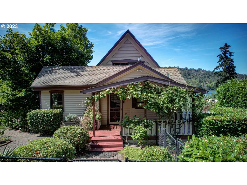 902 3rd Avenue Oregon City OR 97045