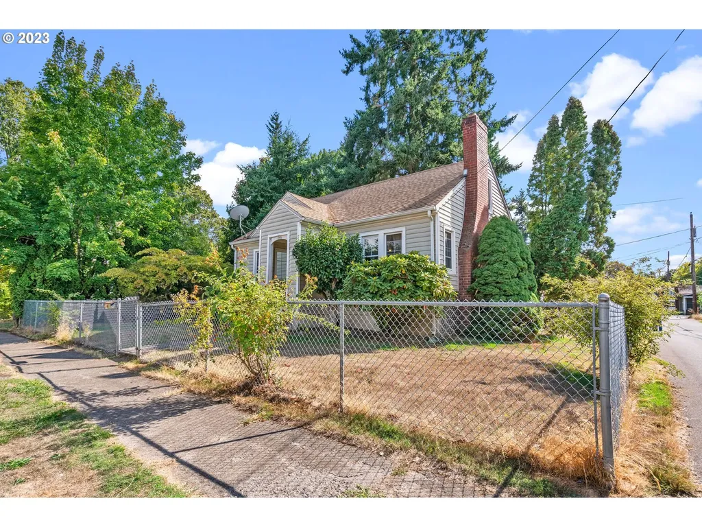 1960 Royal Street Ne Salem OR 97301