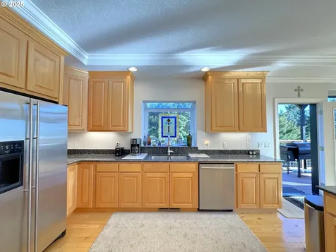 97661 Marina Heights Loop Brookings OR 97415