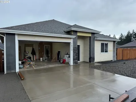 1824 Steelhead Street North Bend OR 97459