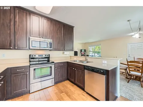 1560 NW 6th Avenue Hillsboro OR 97124