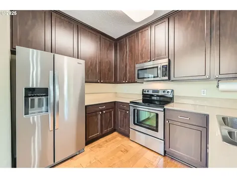 1560 NW 6th Avenue Hillsboro OR 97124