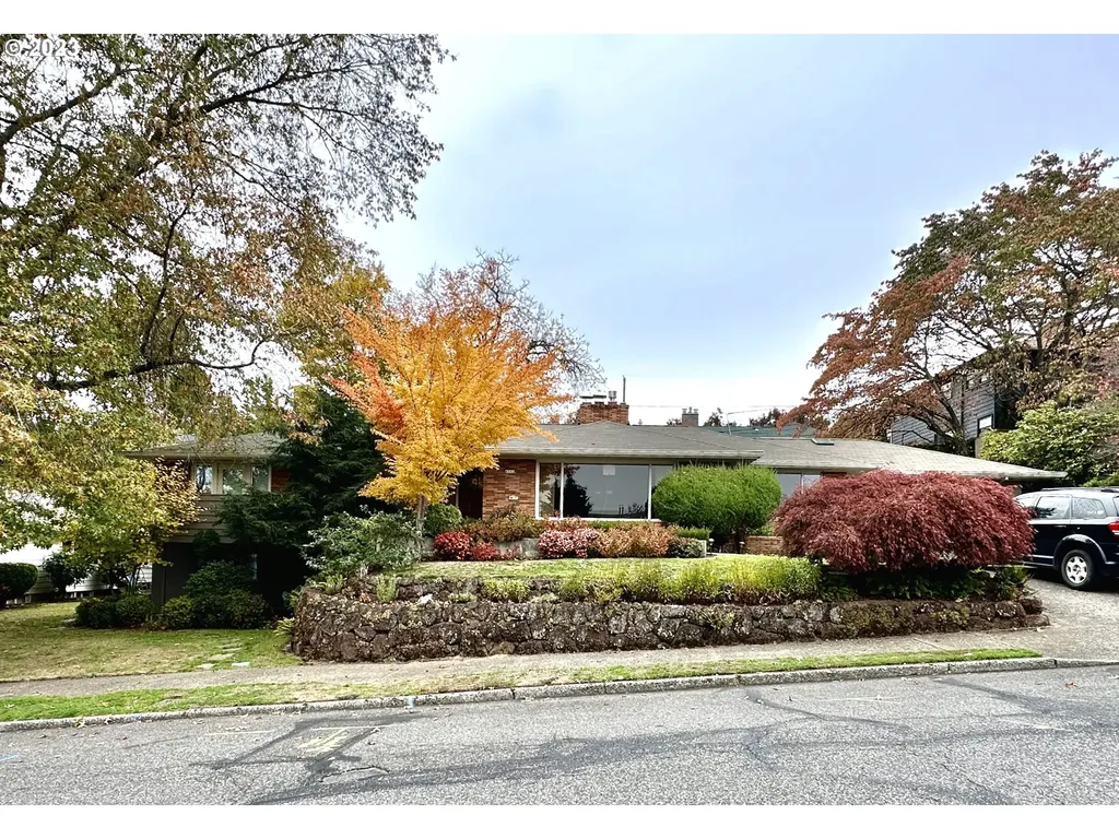 4303 Se Henderson Street Portland OR 97206