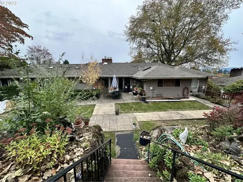 4303 Se Henderson Street Portland OR 97206