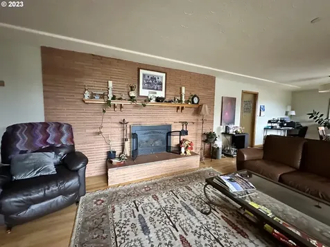 4303 Se Henderson Street Portland OR 97206