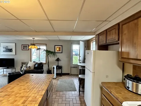 501 NE Bridgeton Road Portland OR 97211