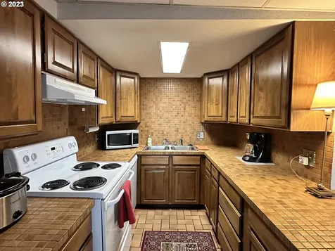 501 NE Bridgeton Road Portland OR 97211