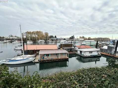 501 NE Bridgeton Road Portland OR 97211