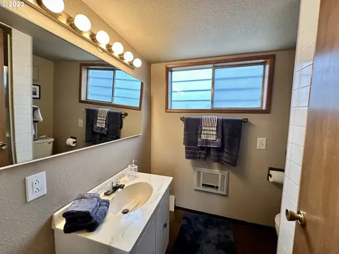 501 NE Bridgeton Road Portland OR 97211