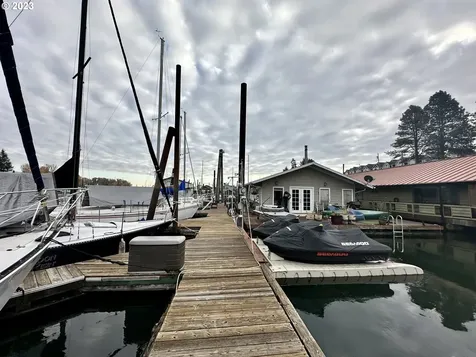 501 NE Bridgeton Road Portland OR 97211