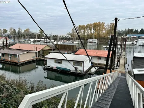 501 NE Bridgeton Road Portland OR 97211