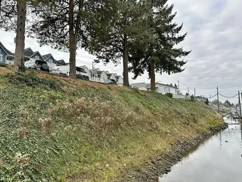 501 NE Bridgeton Road Portland OR 97211