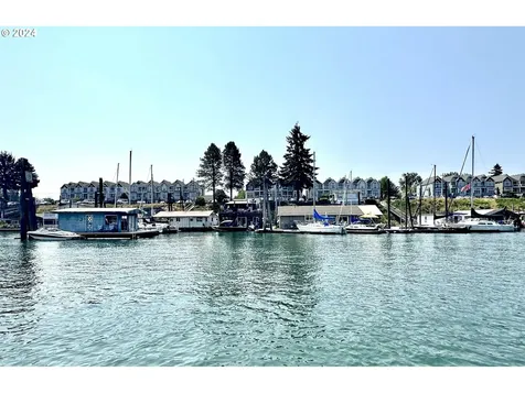 501 NE Bridgeton Road Portland OR 97211